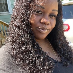 Meet your Posher, Lisa